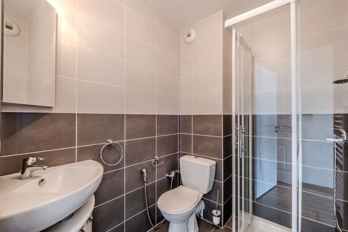 Image No.17-3 Bed Apartment for sale