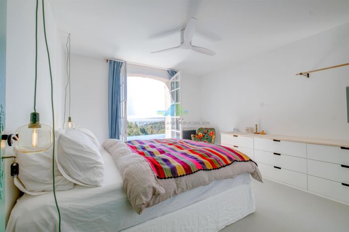 Image No.9-4 Bed House for sale