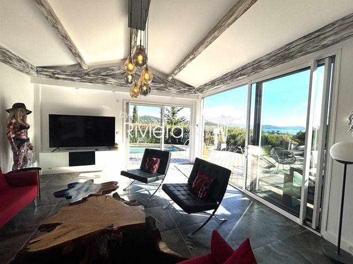 Image No.7-5 Bed House for sale