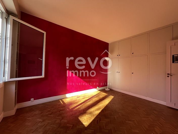 Image No.12-3 Bed Apartment for sale