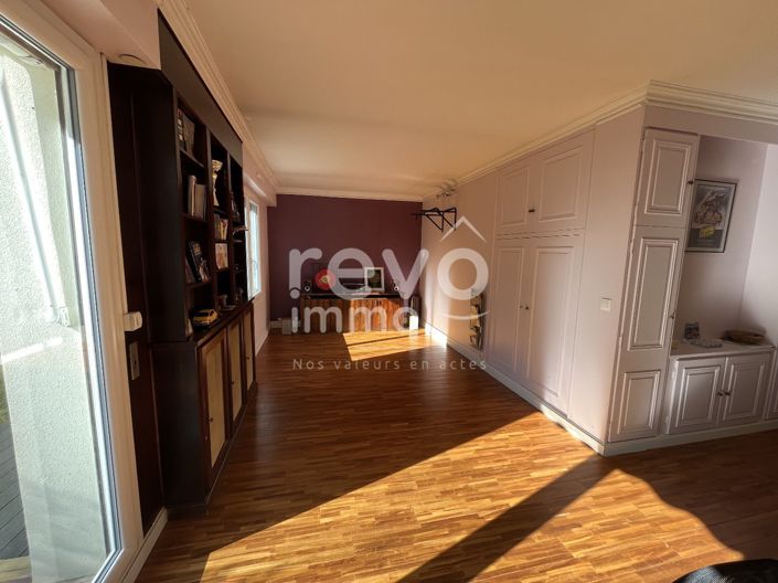Image No.9-3 Bed Apartment for sale