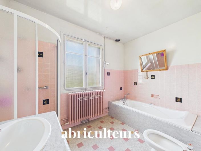 Image No.10-4 Bed House for sale