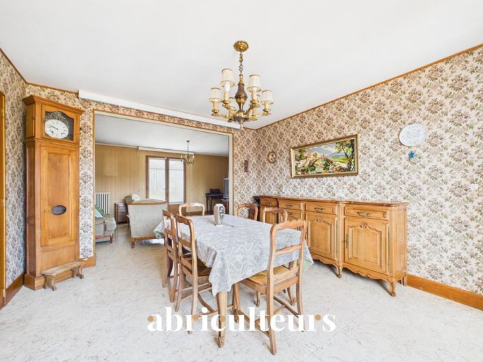 Image No.6-4 Bed House for sale