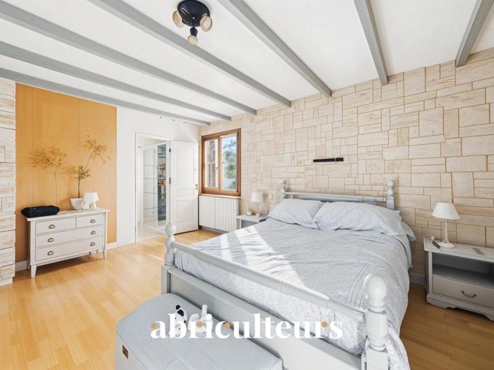 Image No.10-5 Bed House for sale