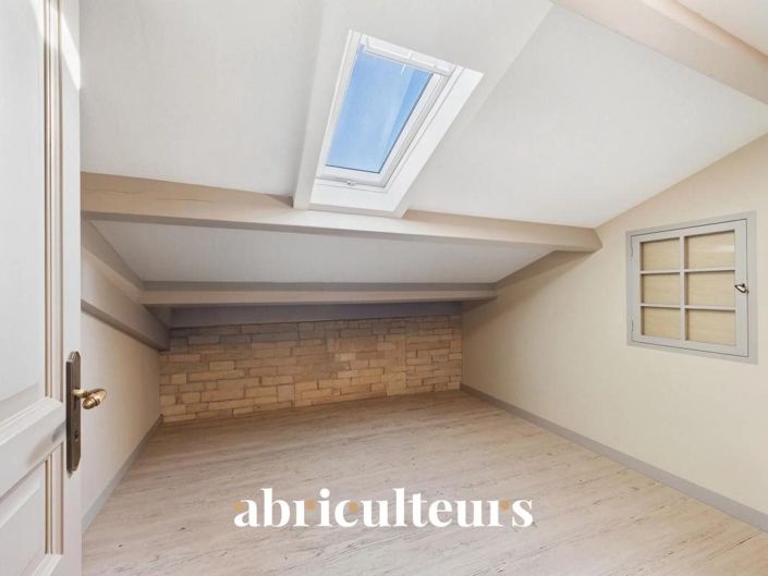 Image No.14-5 Bed House for sale