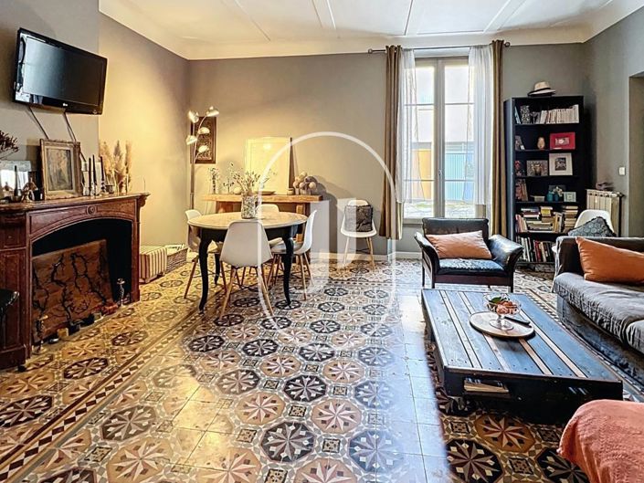 Image No.6-9 Bed House for sale