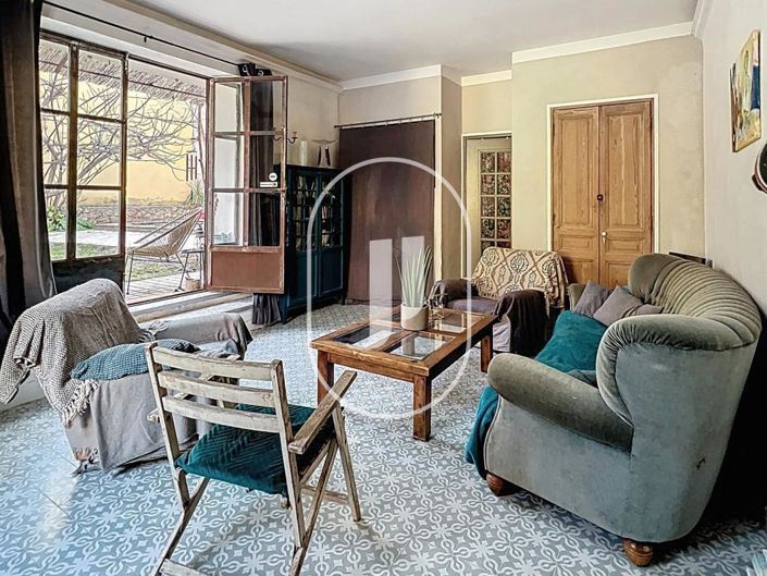 Image No.8-9 Bed House for sale