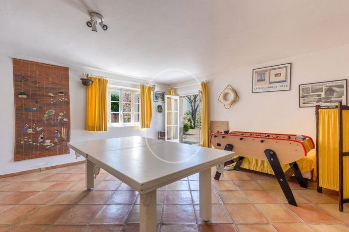 Image No.11-6 Bed House for sale