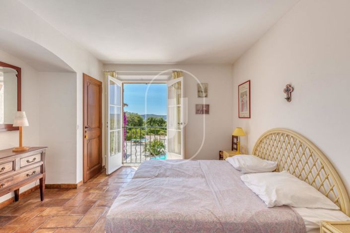 Image No.14-6 Bed House for sale