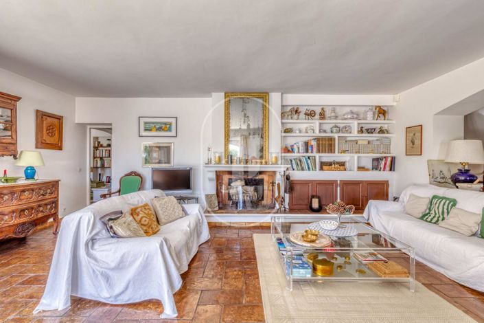 Image No.6-6 Bed House for sale