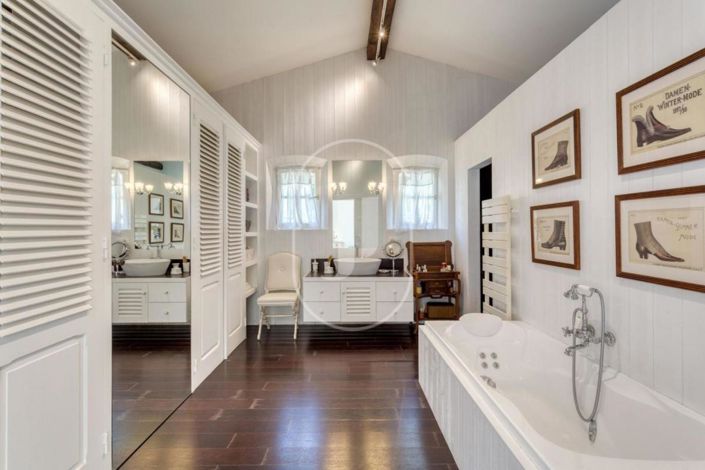 Image No.8-3 Bed House for sale