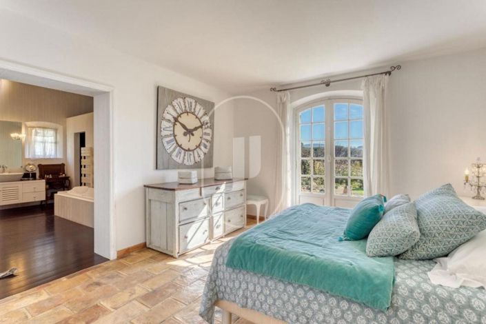 Image No.8-3 Bed House for sale