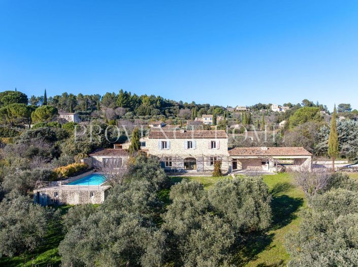 Image No.2-Maison de 5 chambres à vendre à Gordes