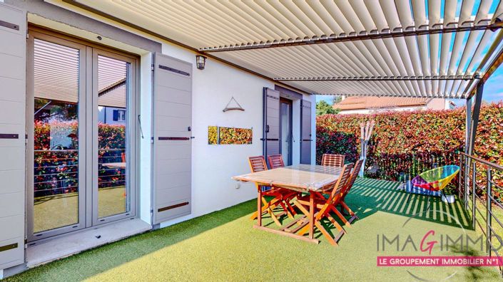 Image No.11-3 Bed House for sale