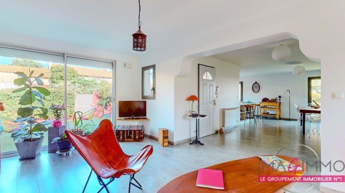 Image No.2-3 Bed House for sale