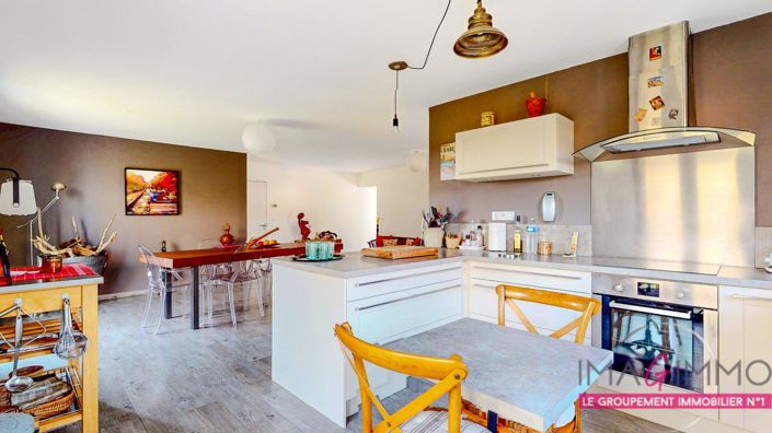 Image No.9-3 Bed House for sale