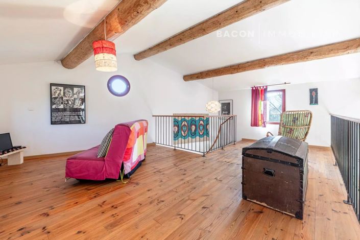 Image No.10-3 Bed House for sale