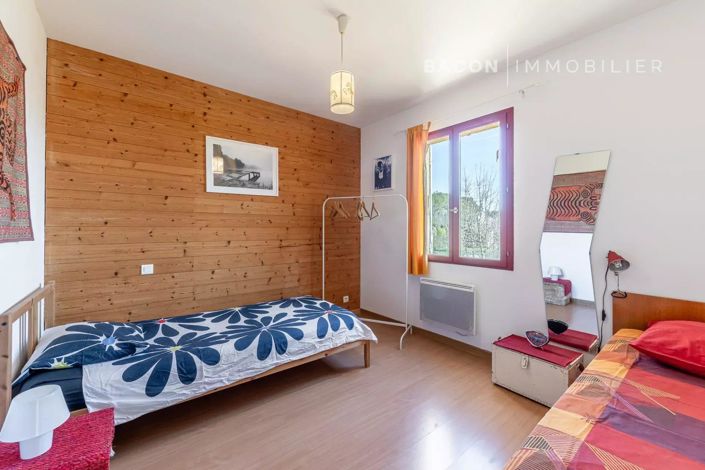 Image No.12-3 Bed House for sale