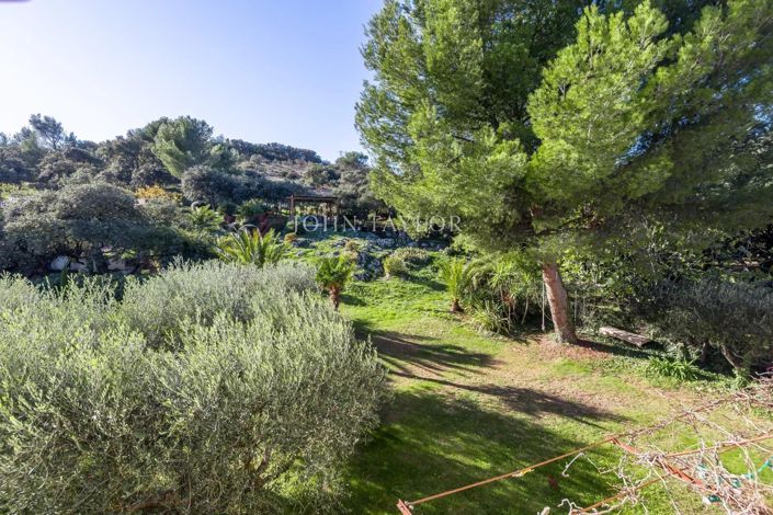 Image No.21-4 Bed House for sale