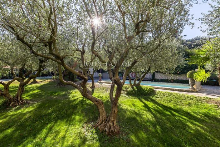 Image No.8-4 Bed House for sale