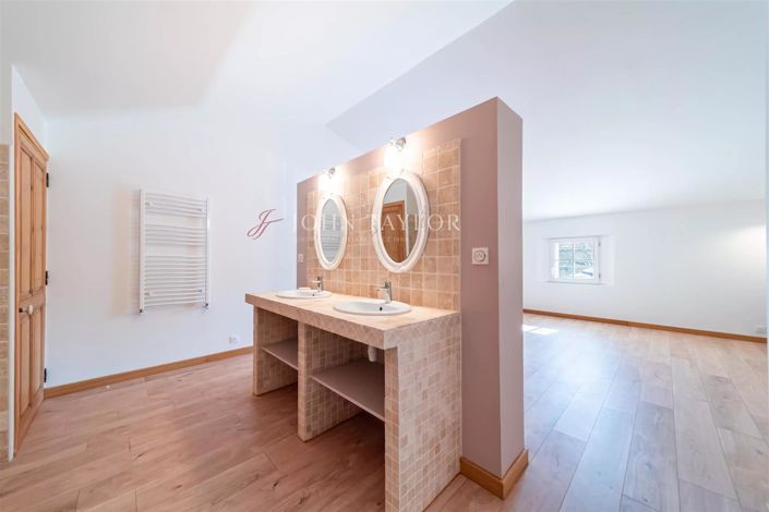 Image No.10-Maison de 5 chambres à vendre à Pernes-les-Fontaines