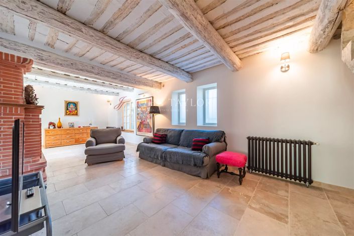 Image No.5-5 Bed House for sale
