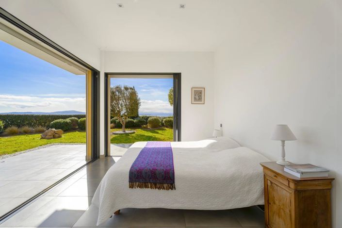 Image No.11-5 Bed House for sale