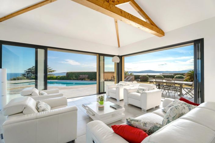 Image No.6-5 Bed House for sale