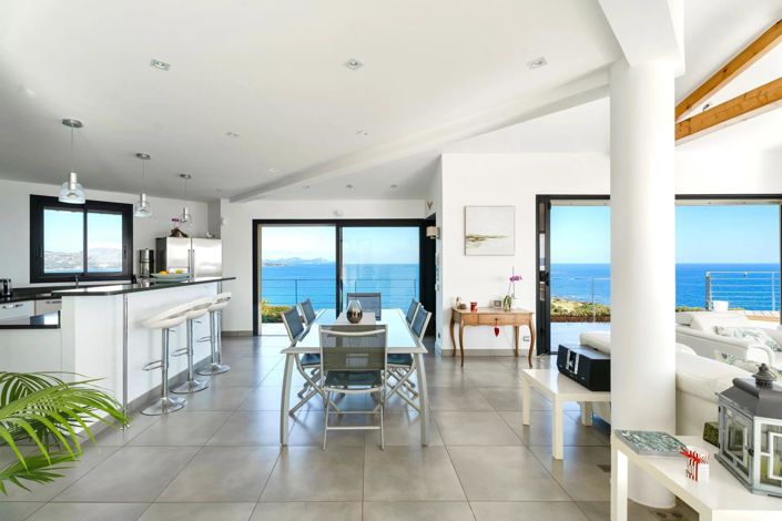 Image No.8-5 Bed House for sale