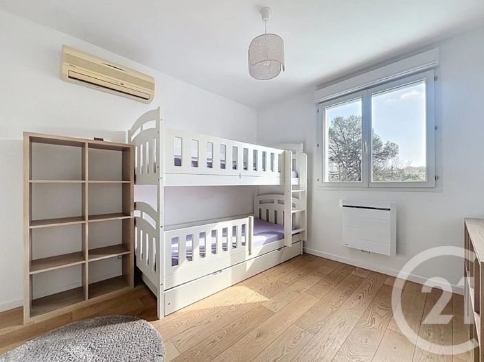 Image No.14-3 Bed House for sale