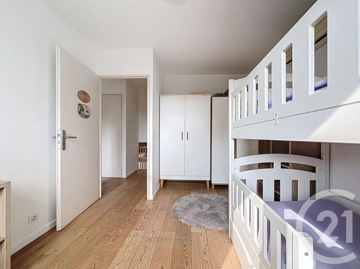 Image No.15-3 Bed House for sale