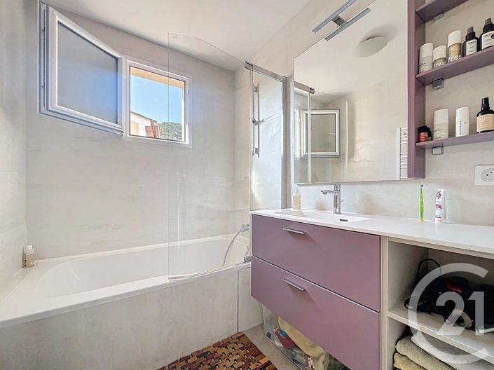 Image No.17-3 Bed House for sale