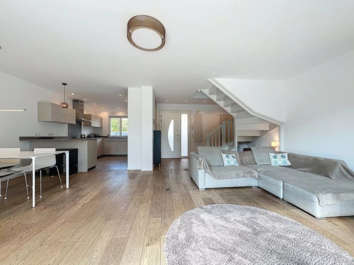 Image No.24-3 Bed House for sale