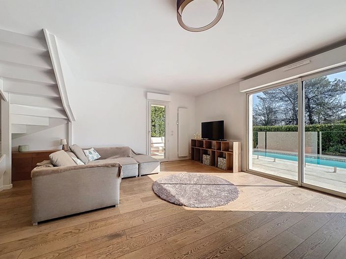 Image No.25-3 Bed House for sale