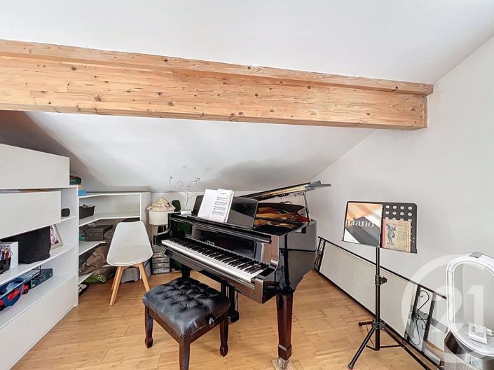 Image No.12-5 Bed House for sale