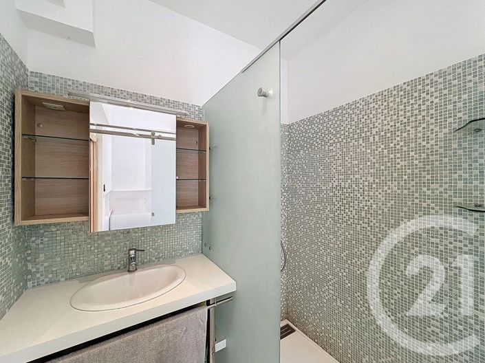 Image No.19-5 Bed House for sale