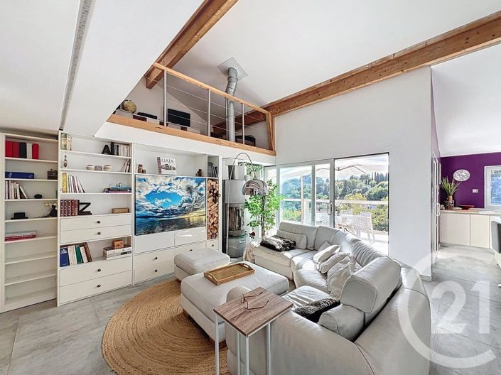 Image No.7-5 Bed House for sale