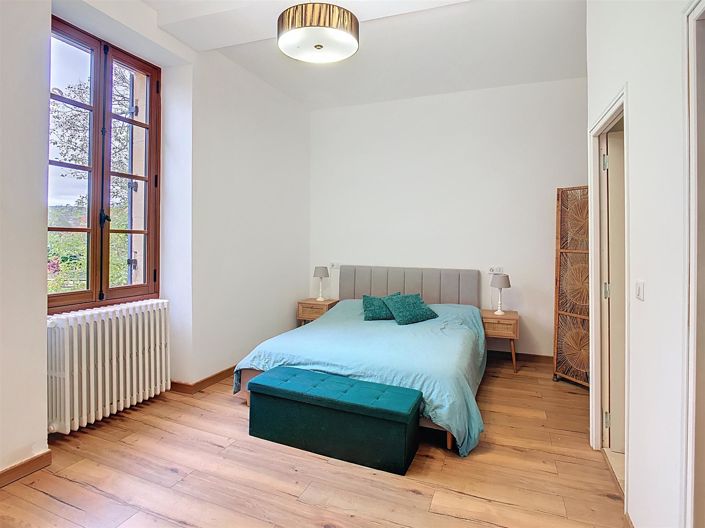 Image No.10-5 Bed House for sale