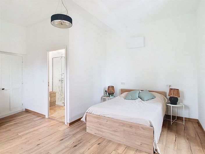 Image No.11-5 Bed House for sale