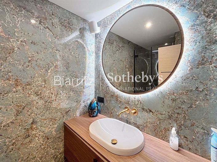 Image No.16-Propriété de 5 chambres à vendre à Biarritz