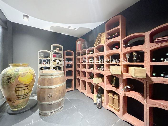 Image No.18-Propriété de 5 chambres à vendre à Biarritz