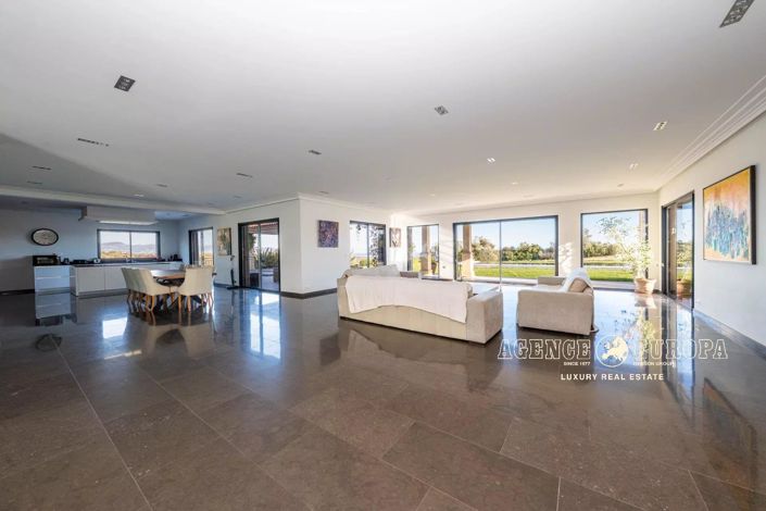 Image No.12-5 Bed House for sale