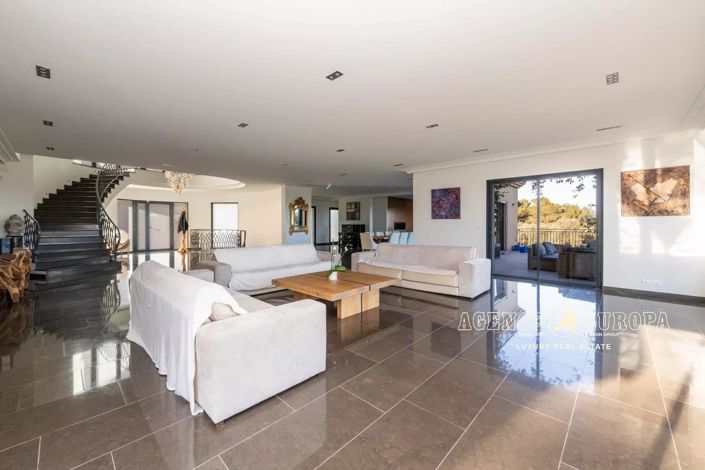 Image No.13-5 Bed House for sale