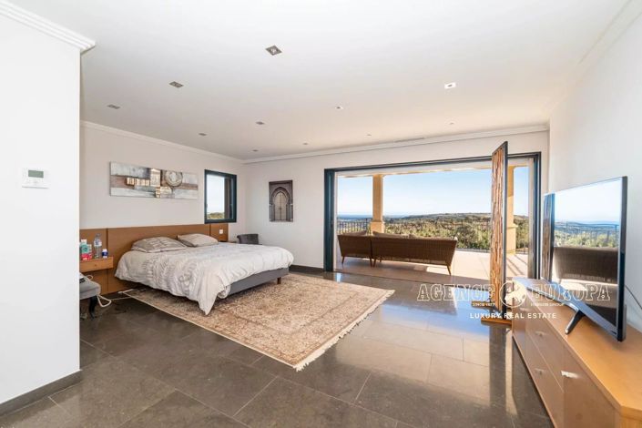 Image No.27-5 Bed House for sale