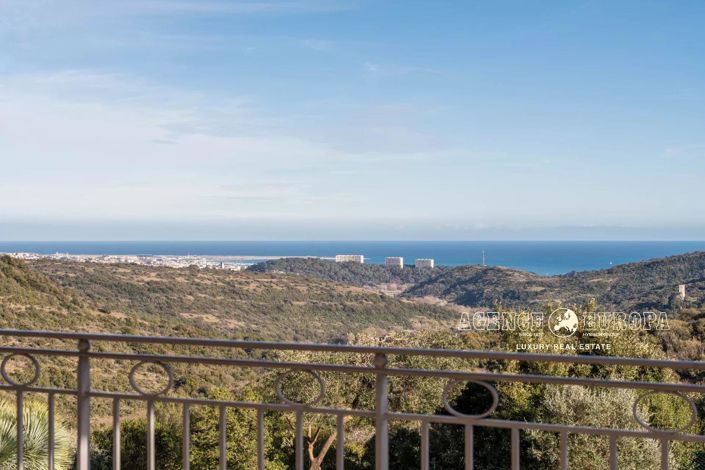 Image No.30-5 Bed House for sale