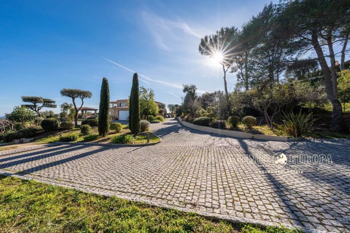 Image No.32-5 Bed House for sale