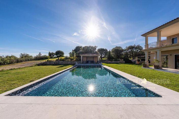 Image No.7-5 Bed House for sale