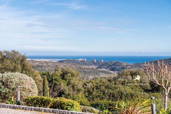 Image No.8-5 Bed House for sale