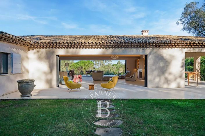 Image No.11-6 Bed House for sale