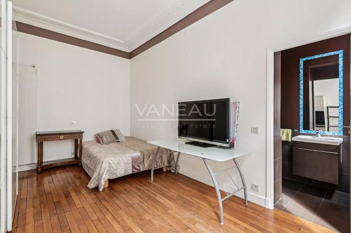 Image No.13-5 Bed Apartment for sale